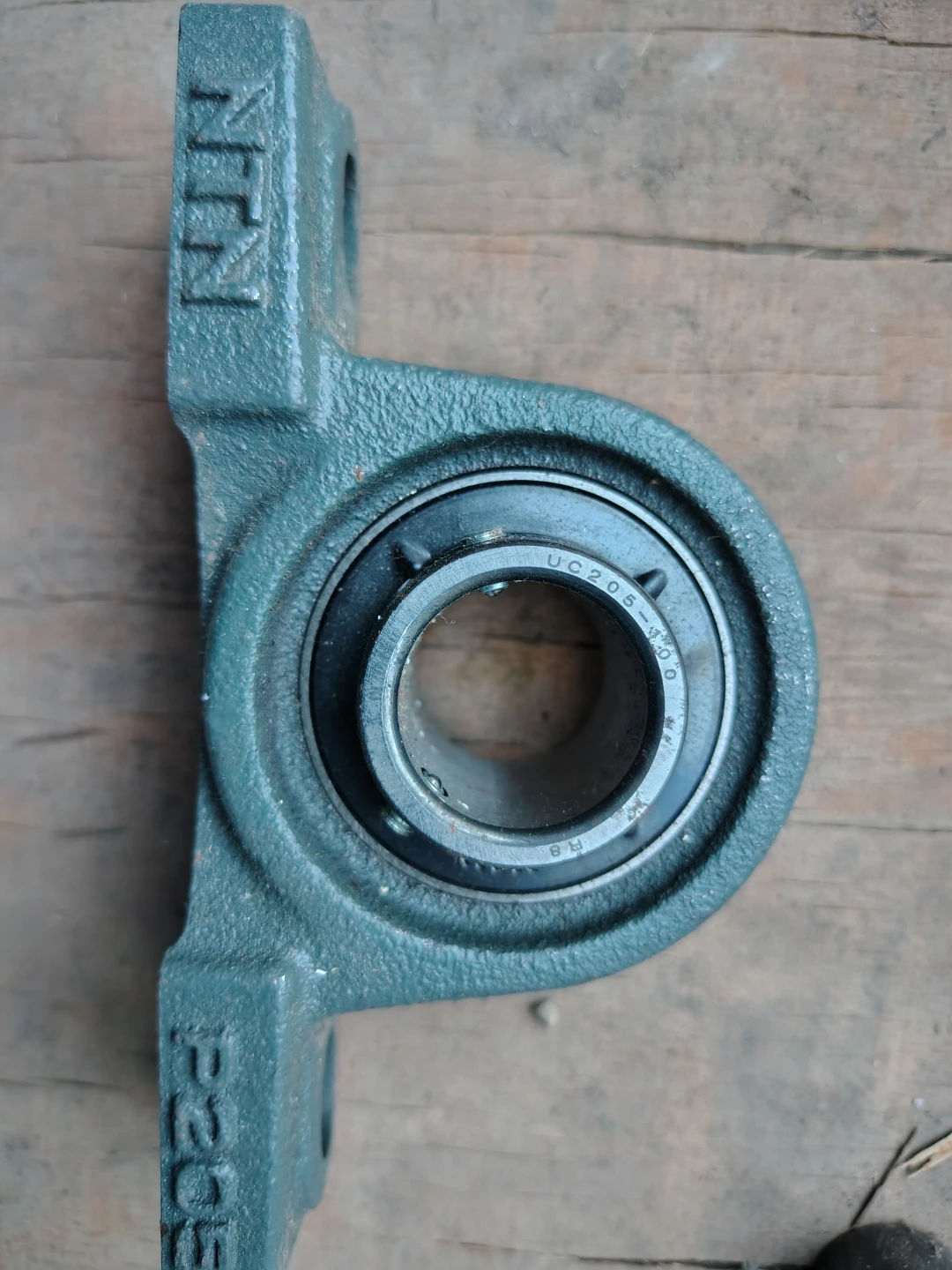 NTN P205 Pillow Block Bearing UC205-015D1