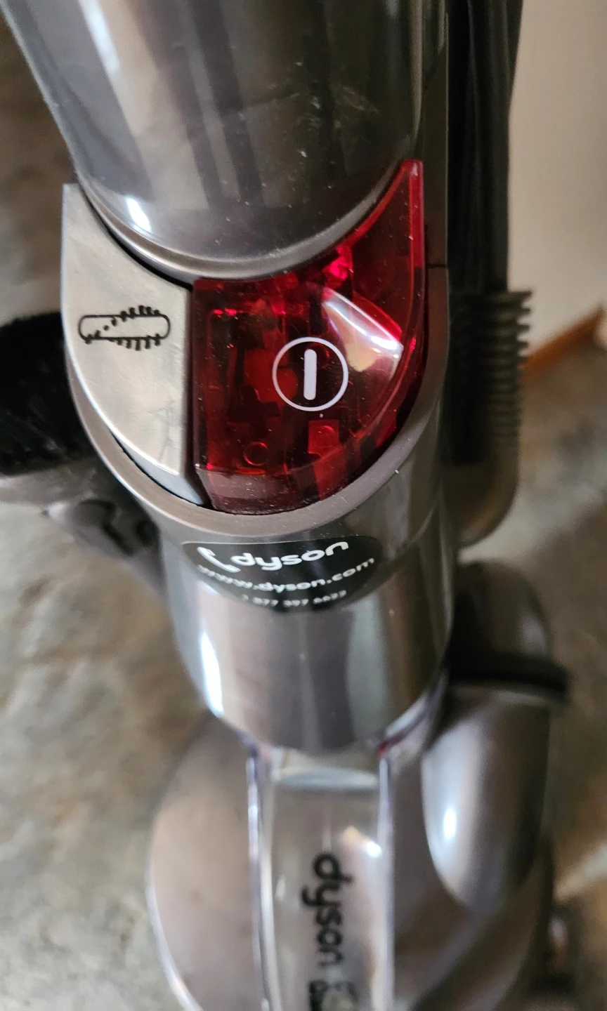 Dyson Ball DC25 Animal Vacuum. - photo 3
