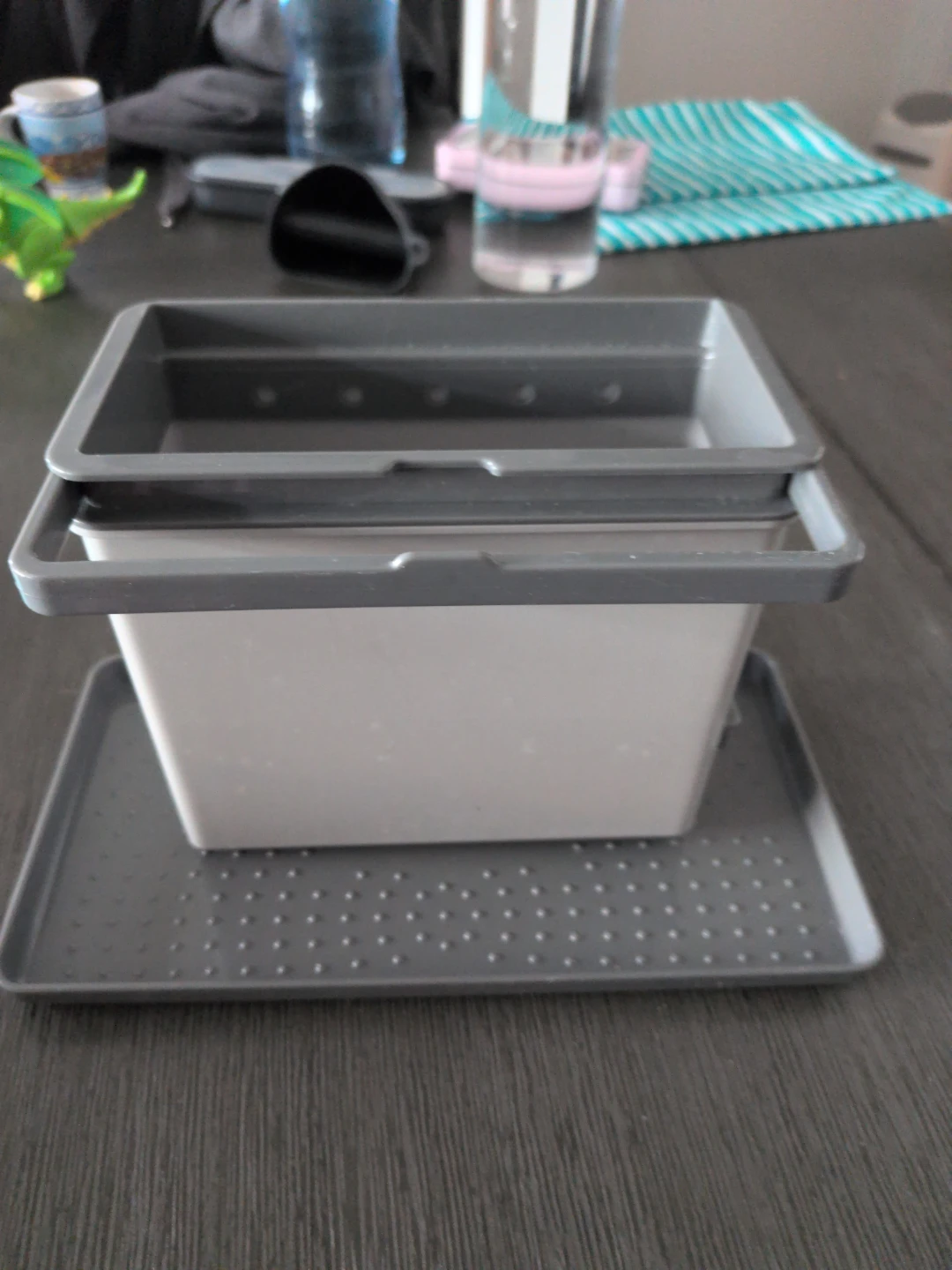 Grey Sink Storage for sponges and brushes