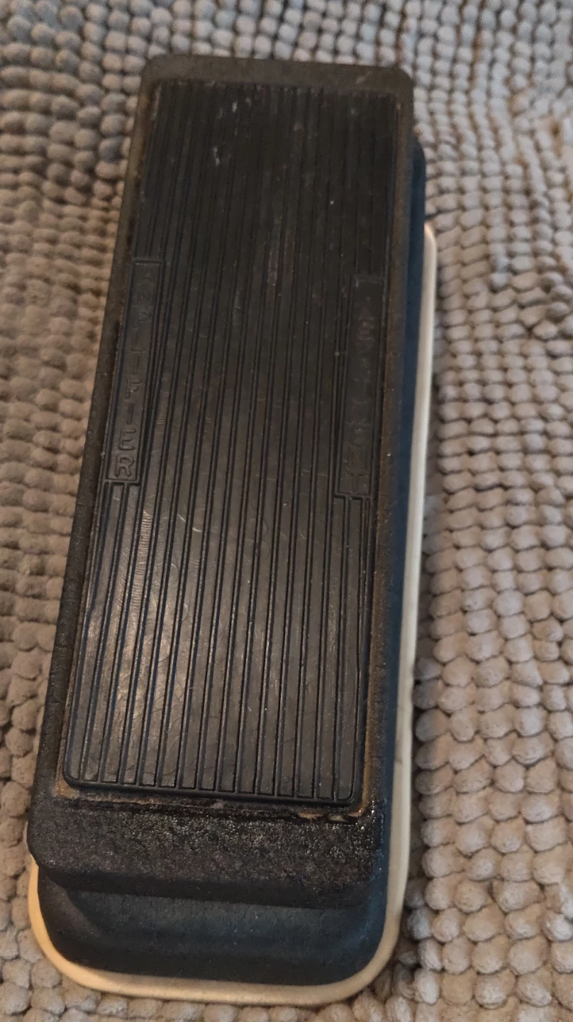 Dunlop Jimi Hendrix Signature Cry Baby Wah Pedal JH-1D - photo 2