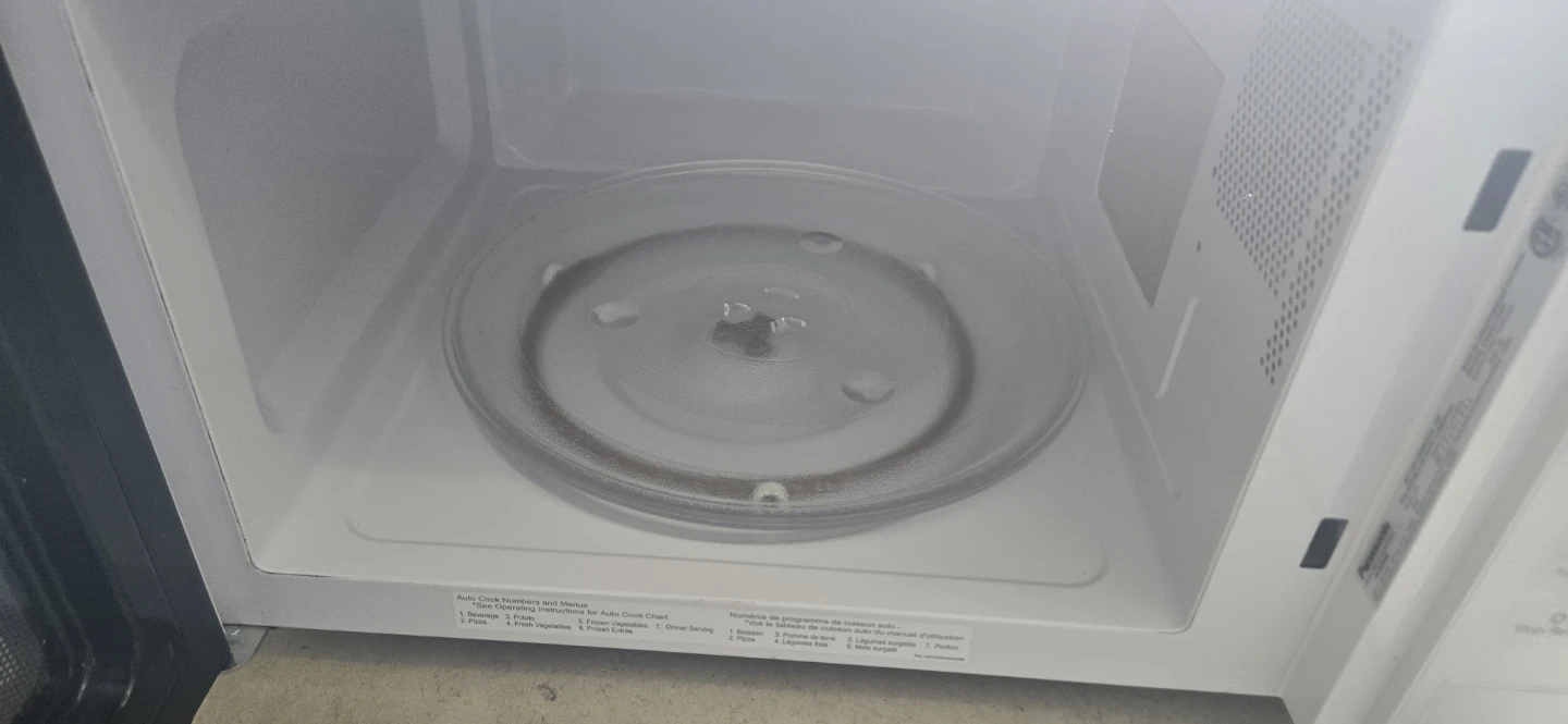 Panasonic White Microwave Oven - photo 2