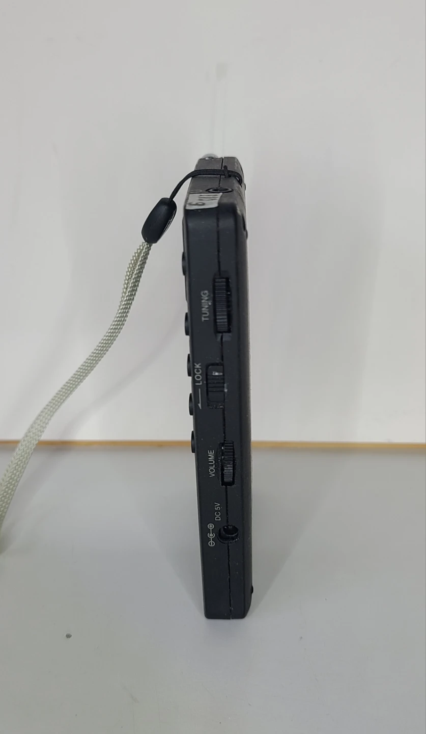 Grundig Mini 400 Super Compact Radio AM/FM/SW - photo 4