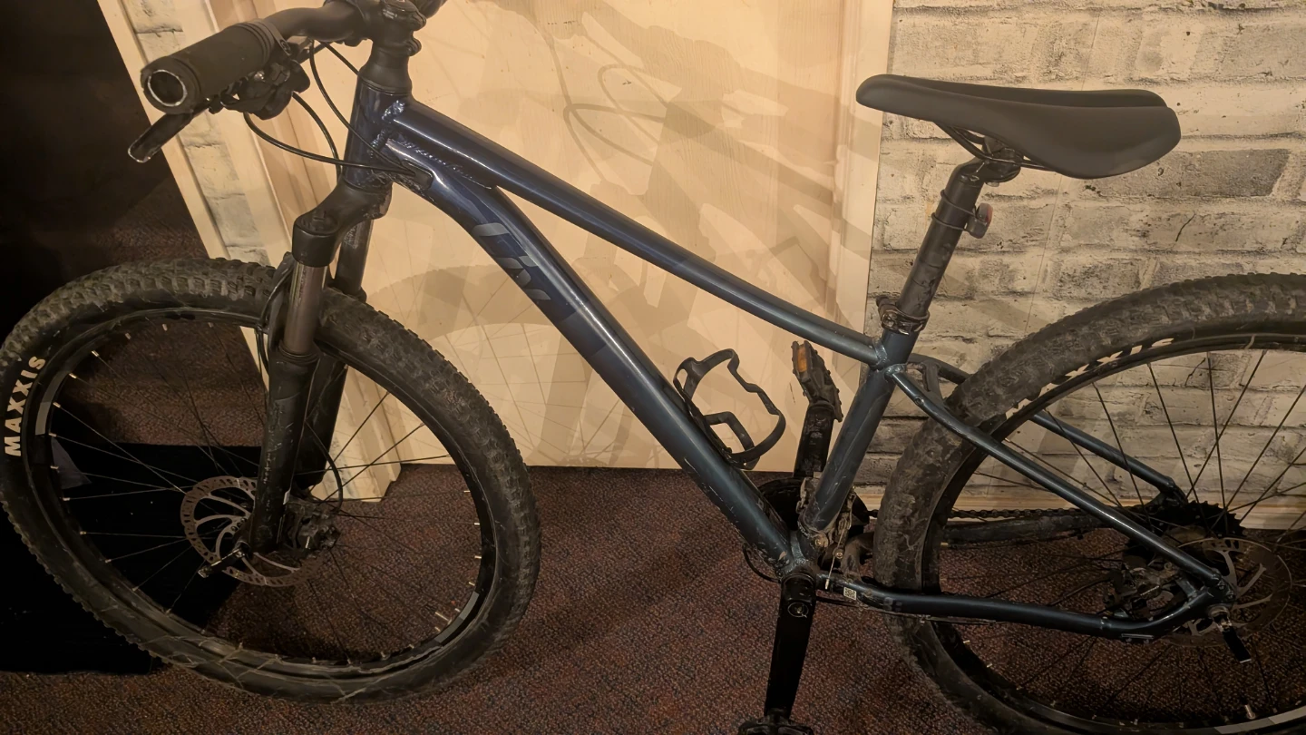 Giant Mountain Bike - photo 2