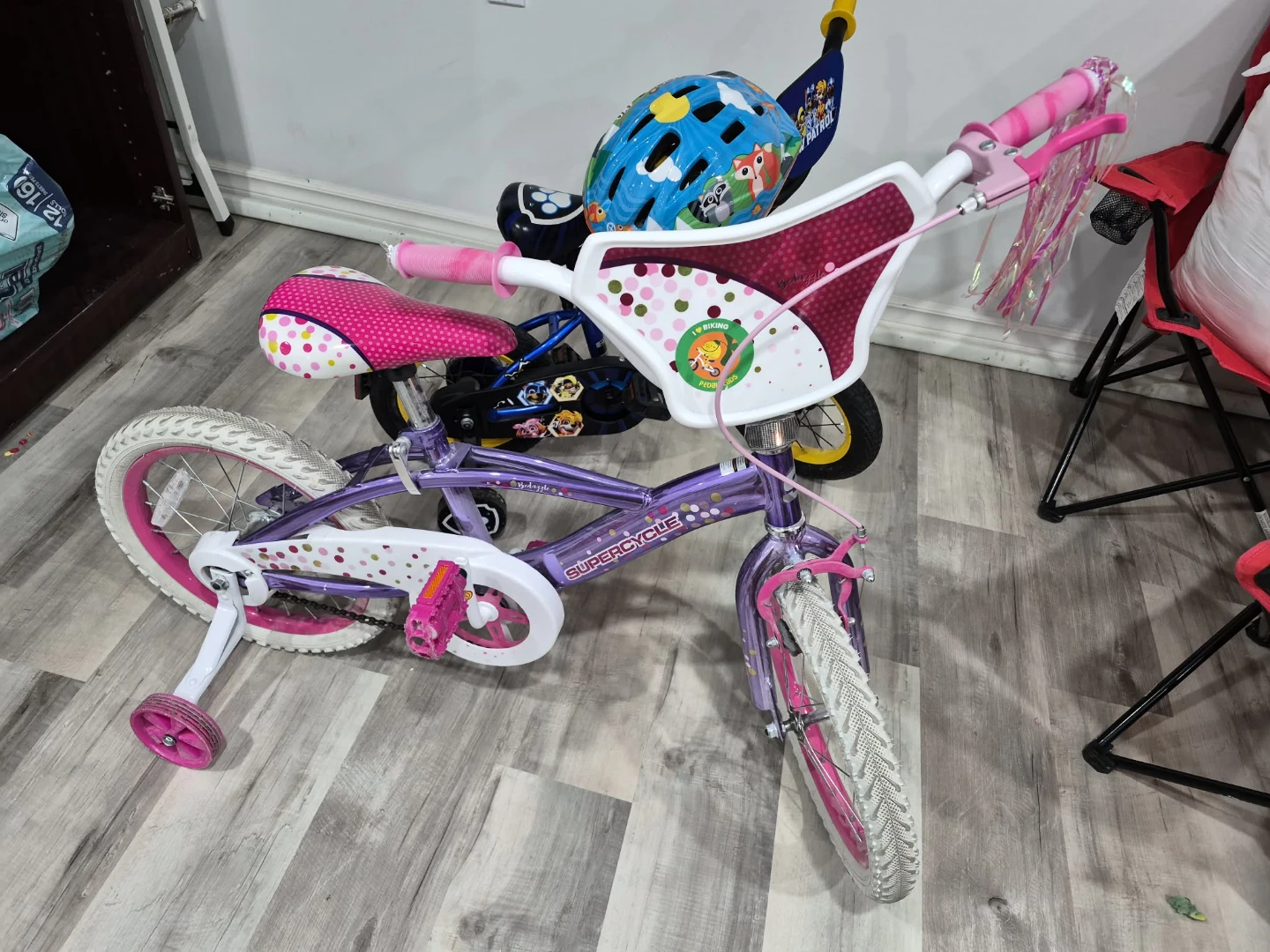 Kids Purple Supercycle Bike with Pink Unicorn Helmet - photo 3
