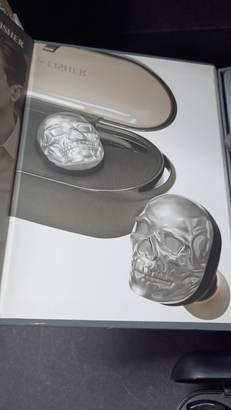 Skull Design Wireless Earbuds with Charging Case - photo 4