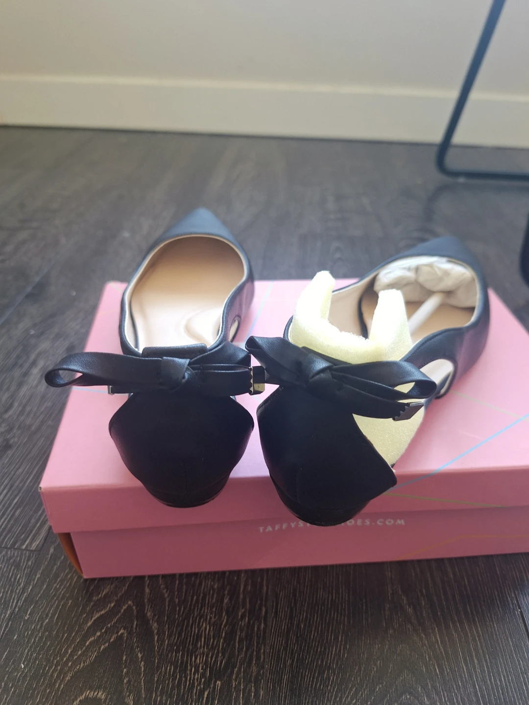 Taffystep Black Pointed Toe Flats - Size 8.5M - photo 3