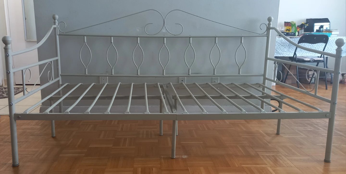 Twin size Metal Daybed Frame with Mattress
