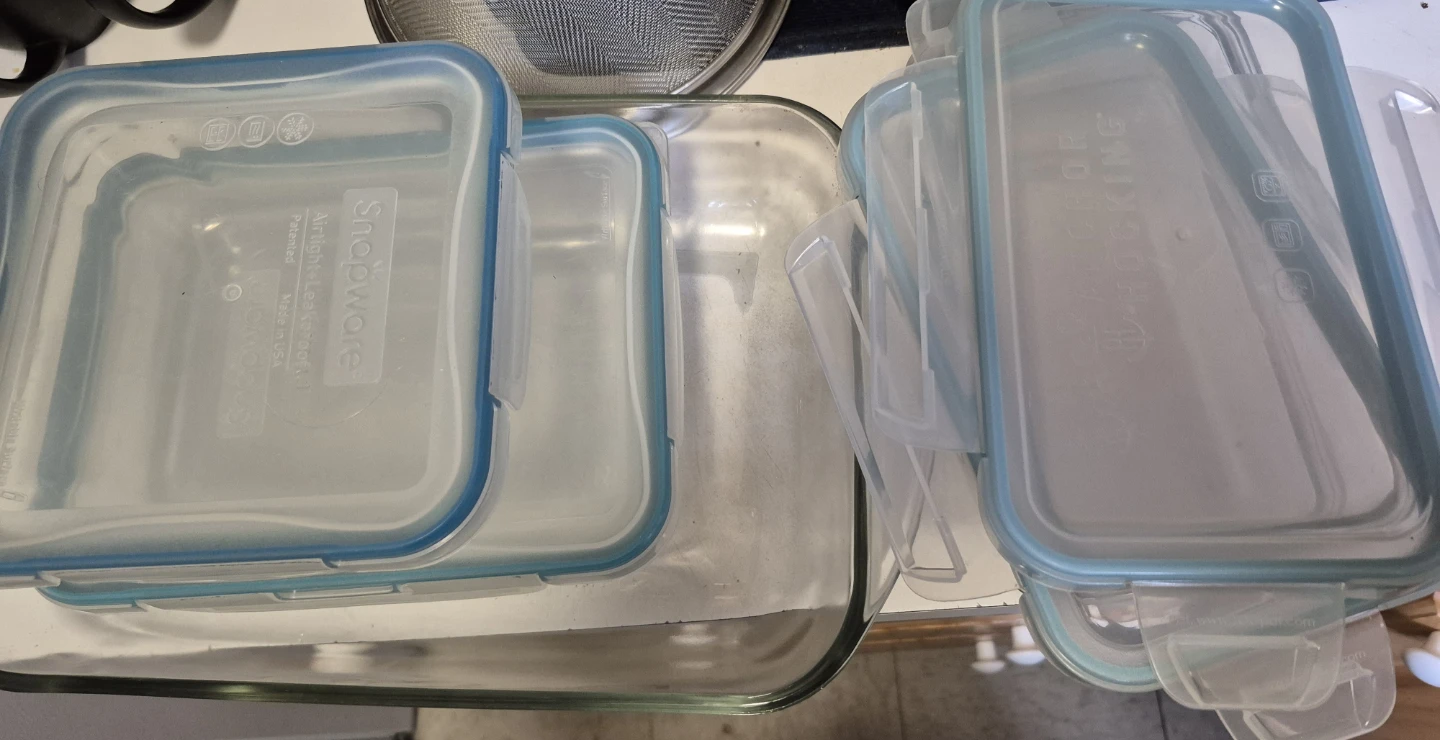 Snapware Airtight Leakproof Glass Food Storage Containers