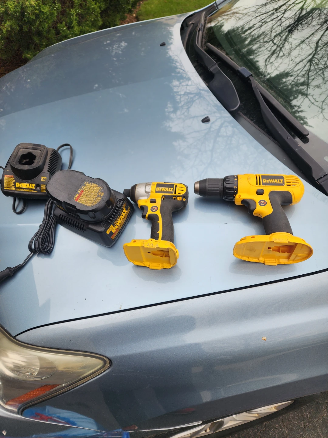 DeWalt Cordless Drill and Impact Driver Set with Charger