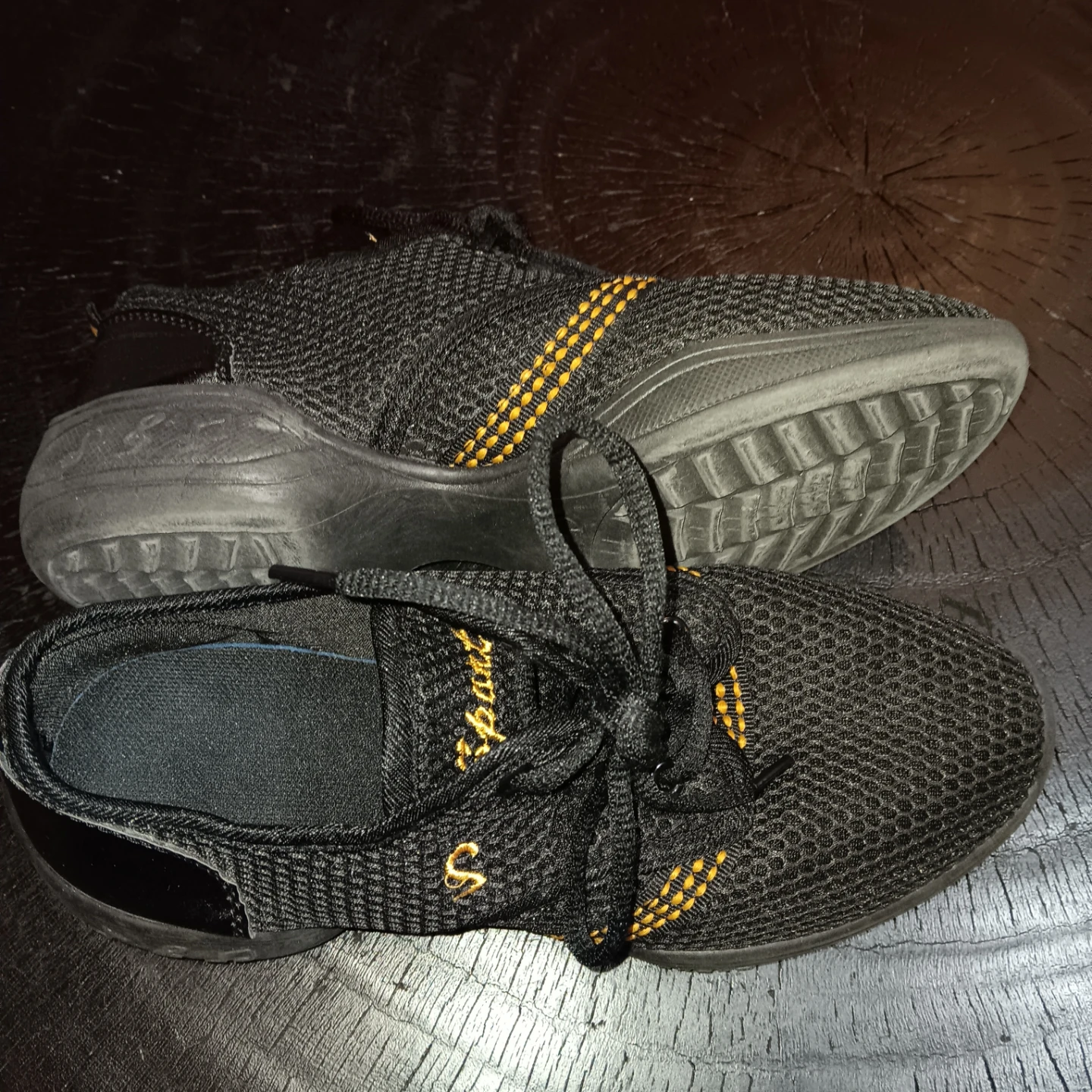 Black Mesh Sport Shoes sz 8 women's