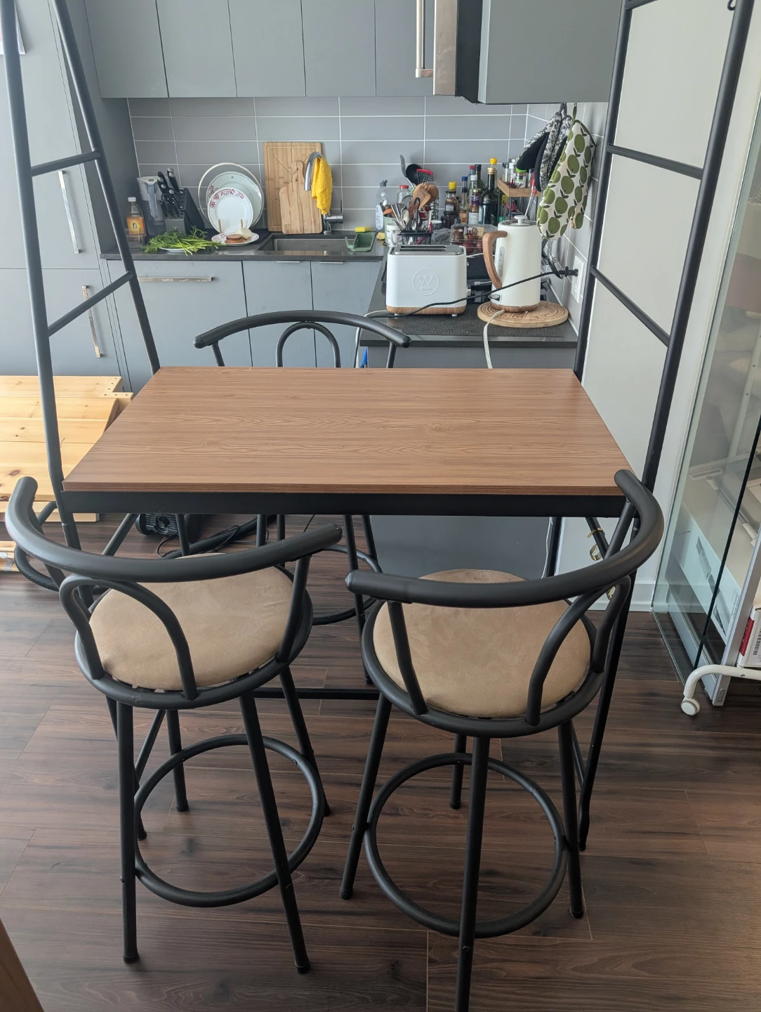 Bar table with 4 stools - photo 2