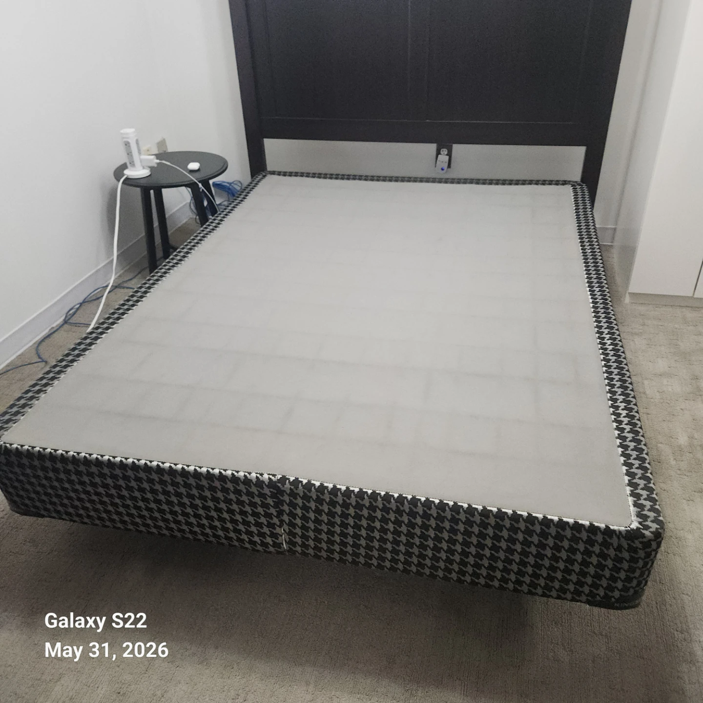 Queen Size Box Spring Bed Frame - photo 4