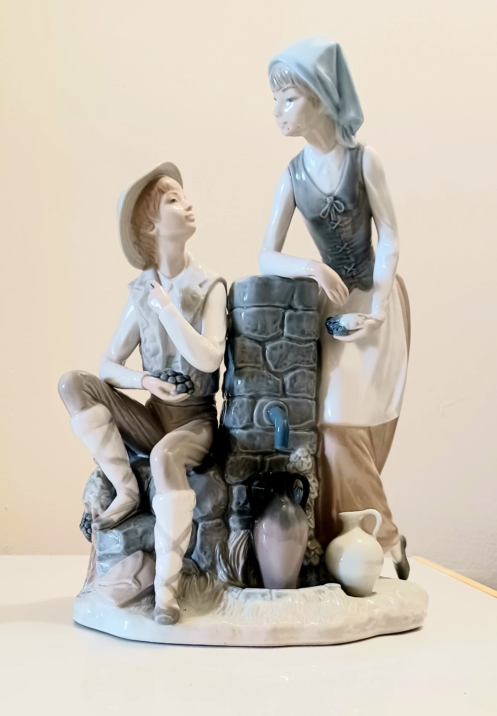 Vtg. Tall Handmade Lladro Large Grape Tasters Statue
