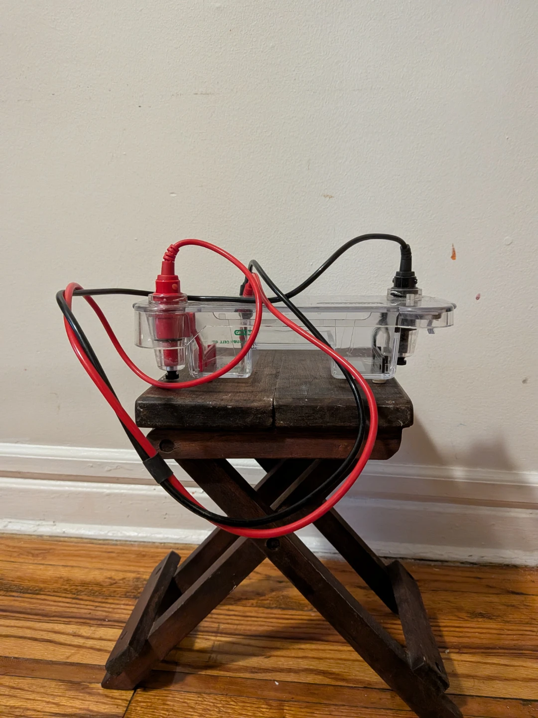Electrophoresis Gel Box with Power Cords