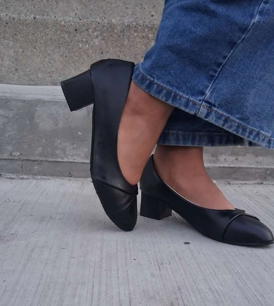 Black block heel pumps