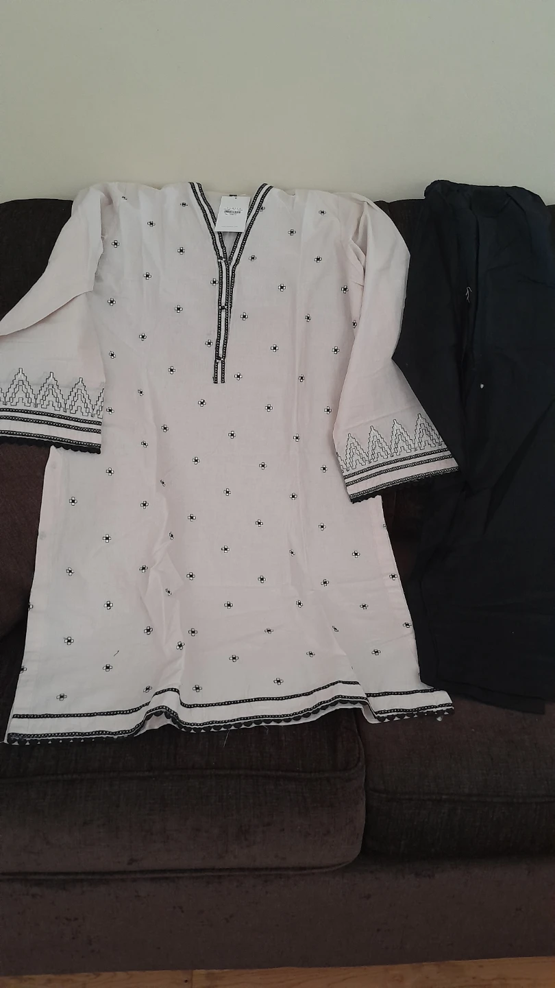 Diners brand new emb kurti black pants Medium $40