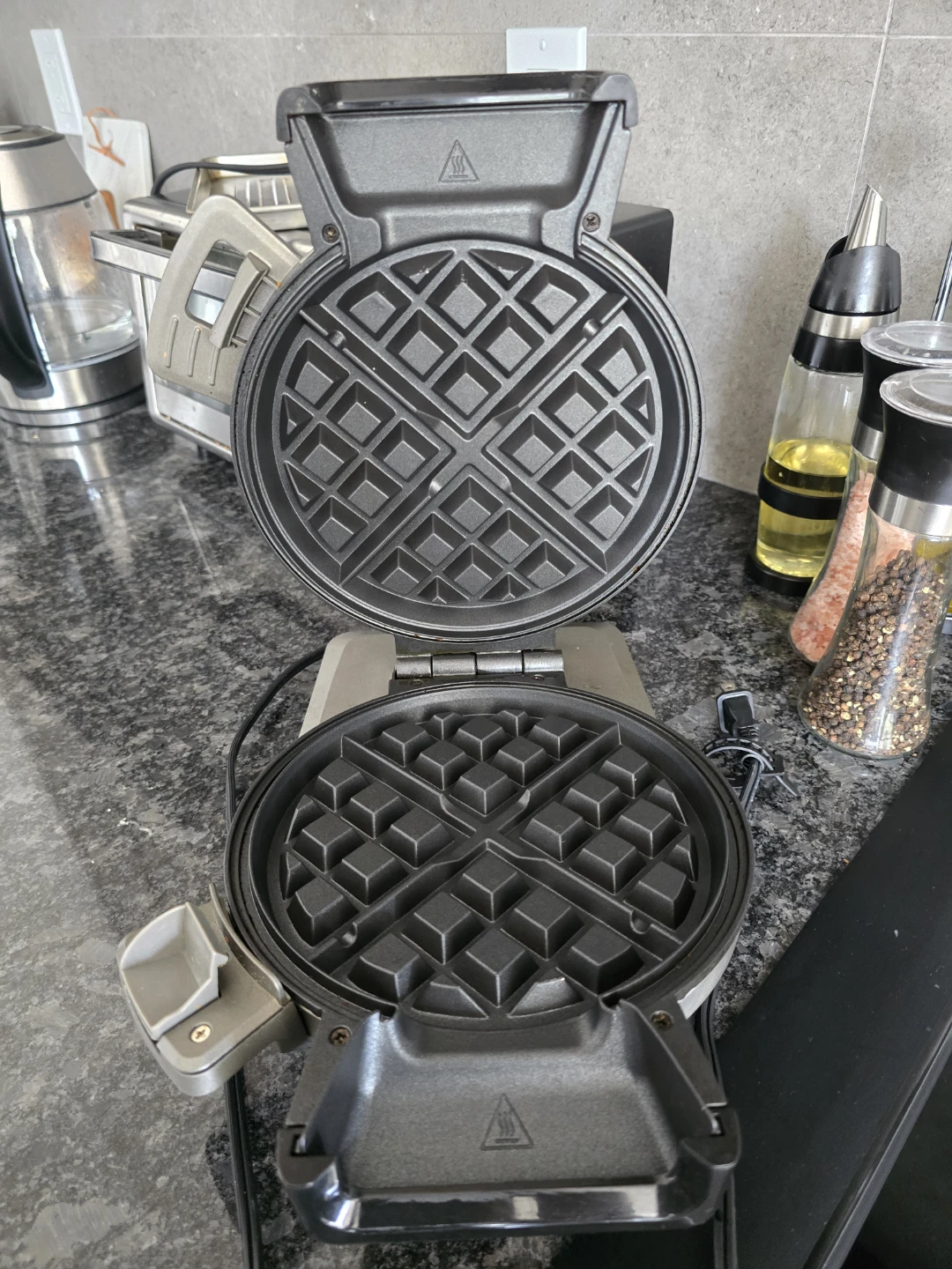 Cuisinart Waffle Maker - photo 2