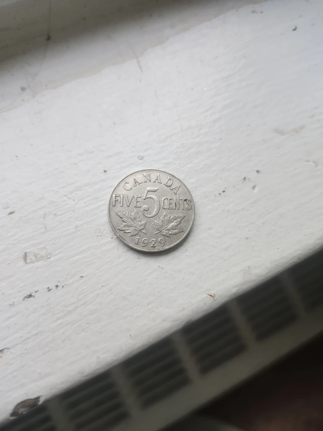 1929 Canada Five Cents Coin - photo 2