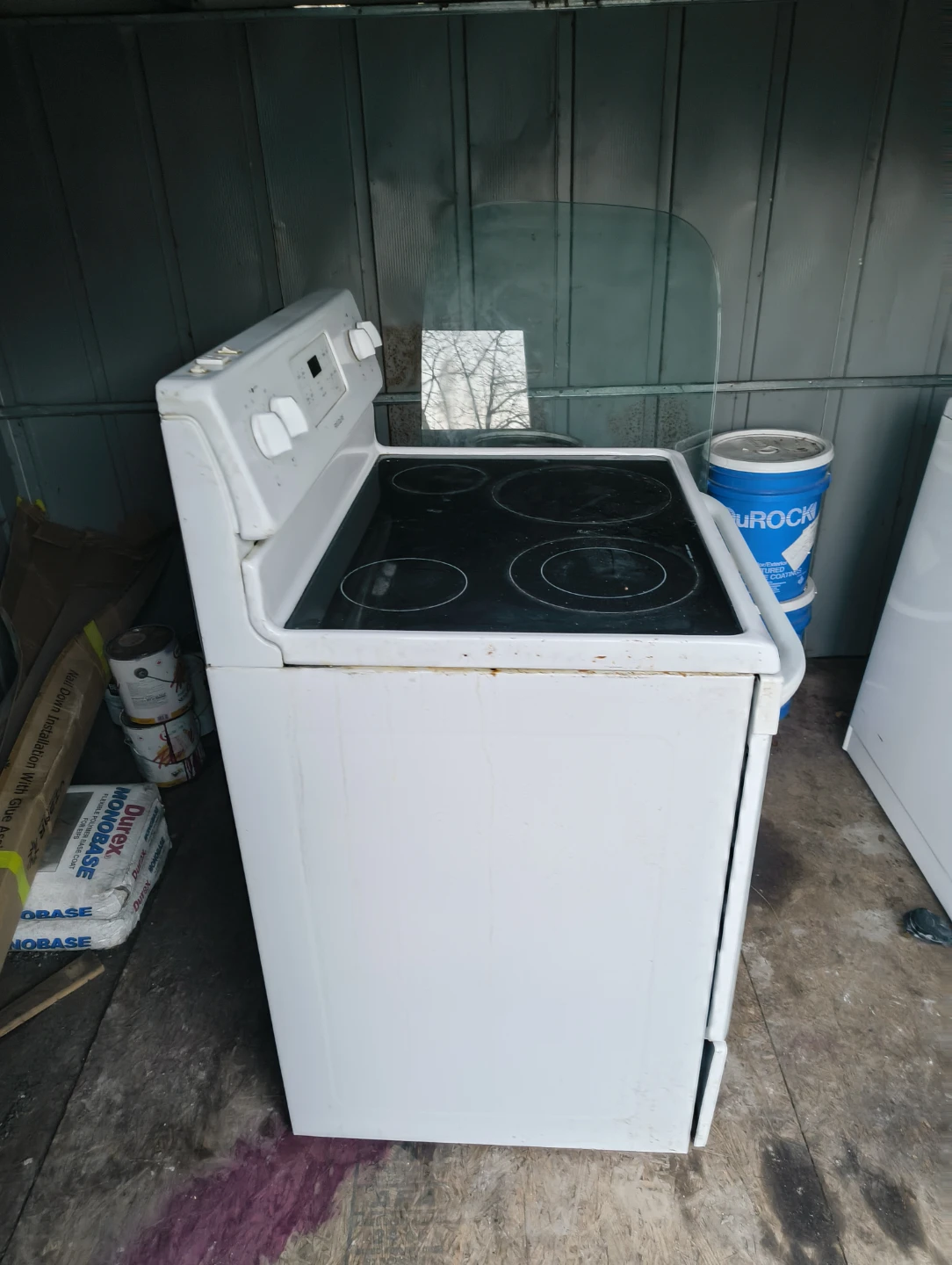Washer, Dryer and Stove - photo 2