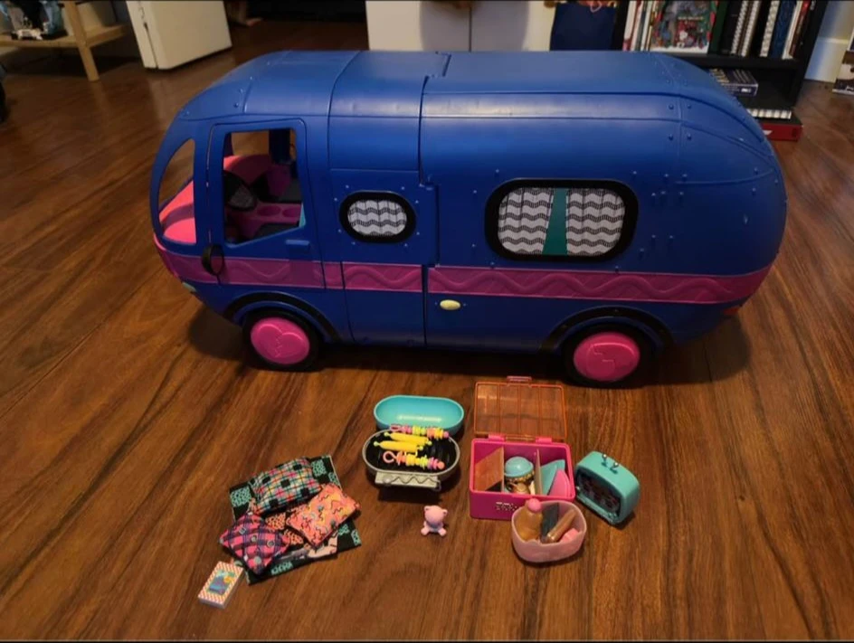 LOL glamper car