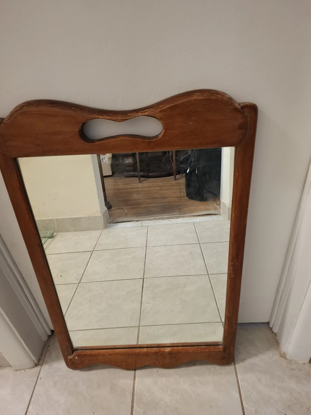 Wooden Mirror with Handle - photo 2