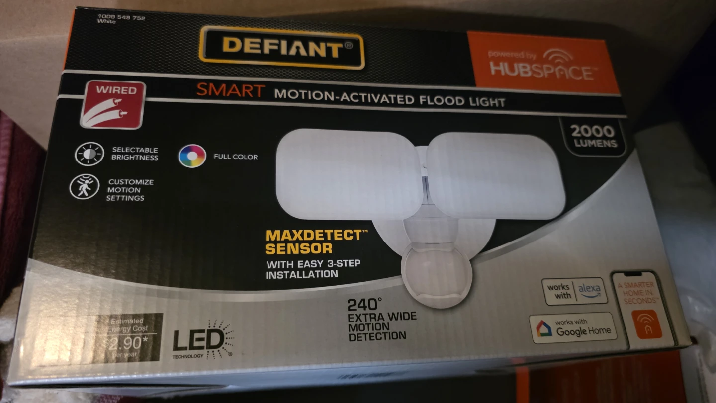 Defiant Smart Motion-Activated Flood Light, 2000 Lumens