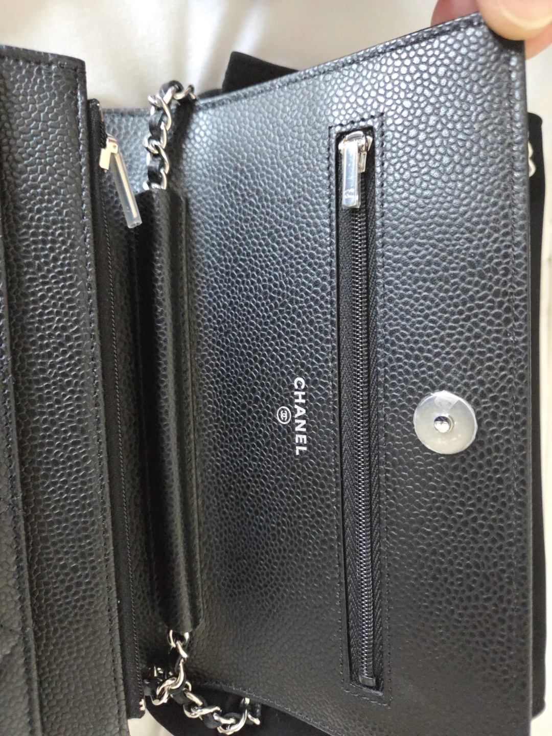Chanel Quilted  Wallet on Chain in caviar - photo 3
