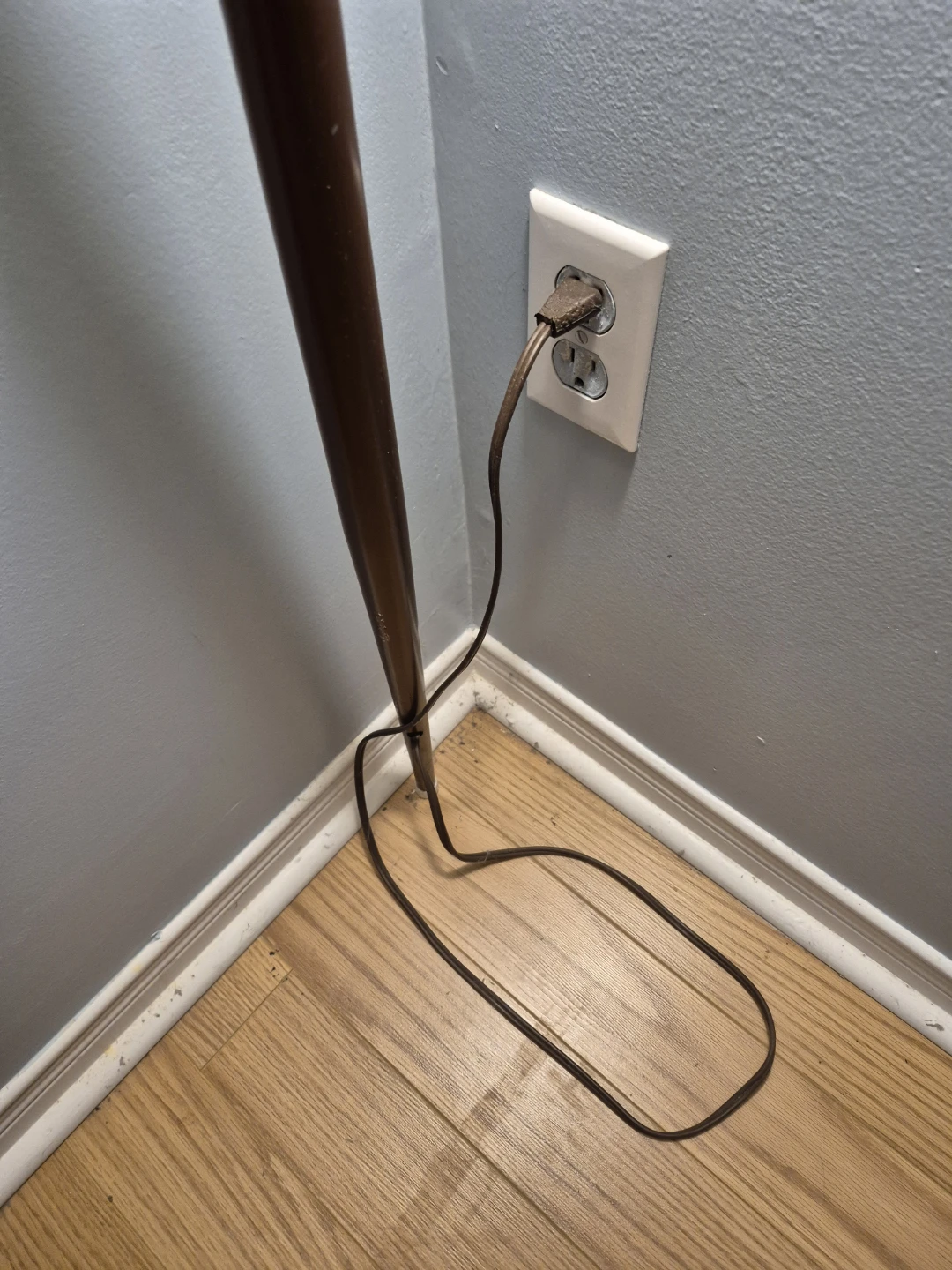 Vintage 3-Head Floor to Ceiling Lamp - Mid-Century Modern Style - photo 3