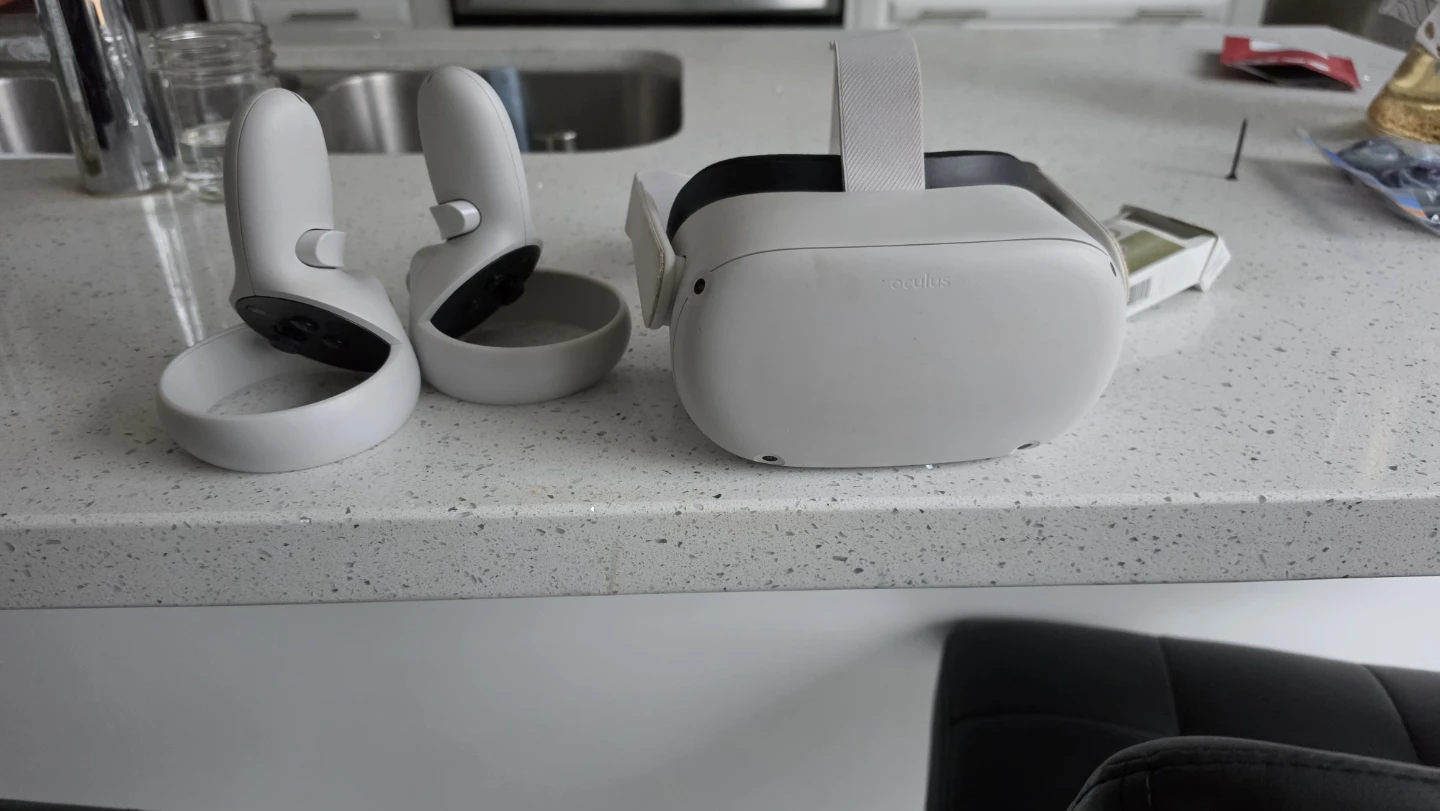 Oculus Quest 2 VR Headset with Controllers