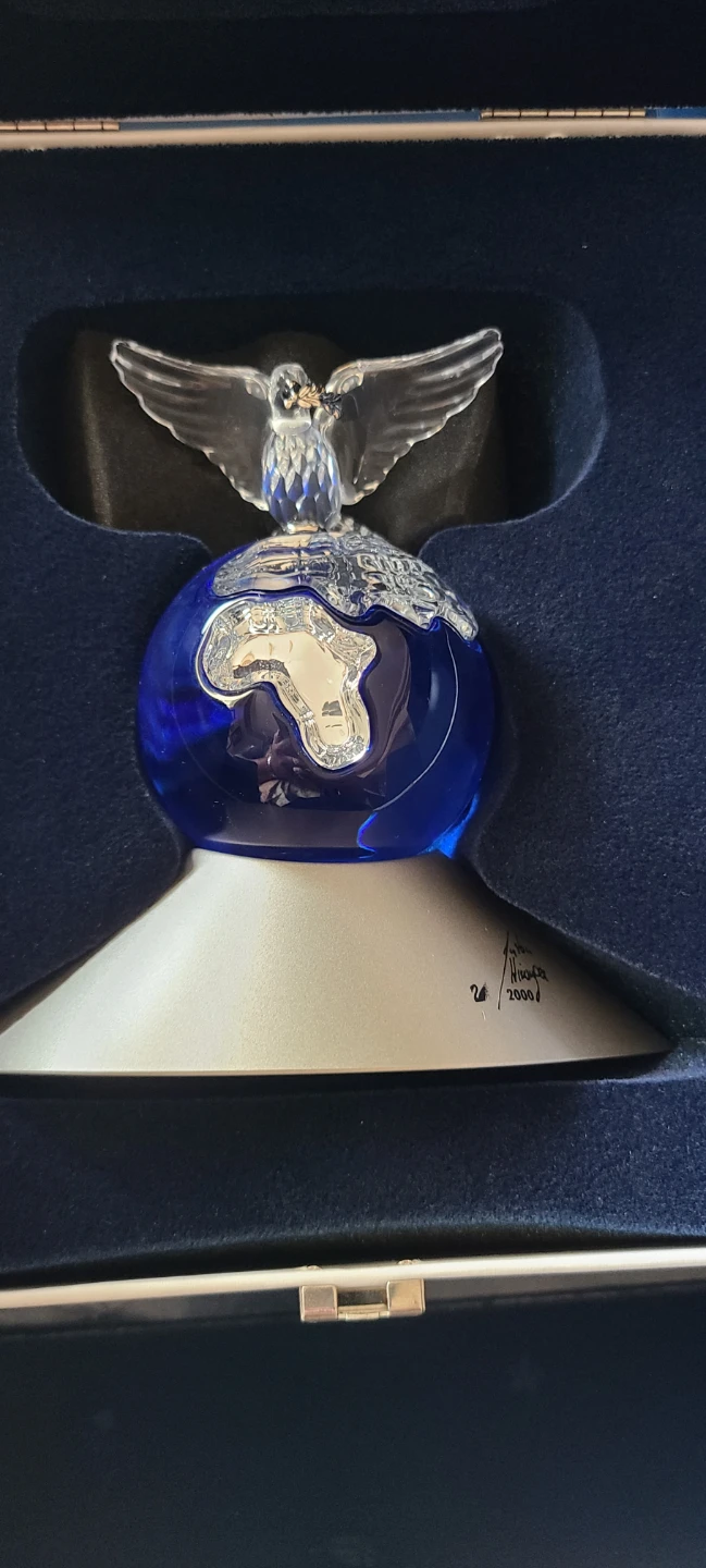 Swarovski Crystal Globe with Eagle and Jester Figurines - photo 4