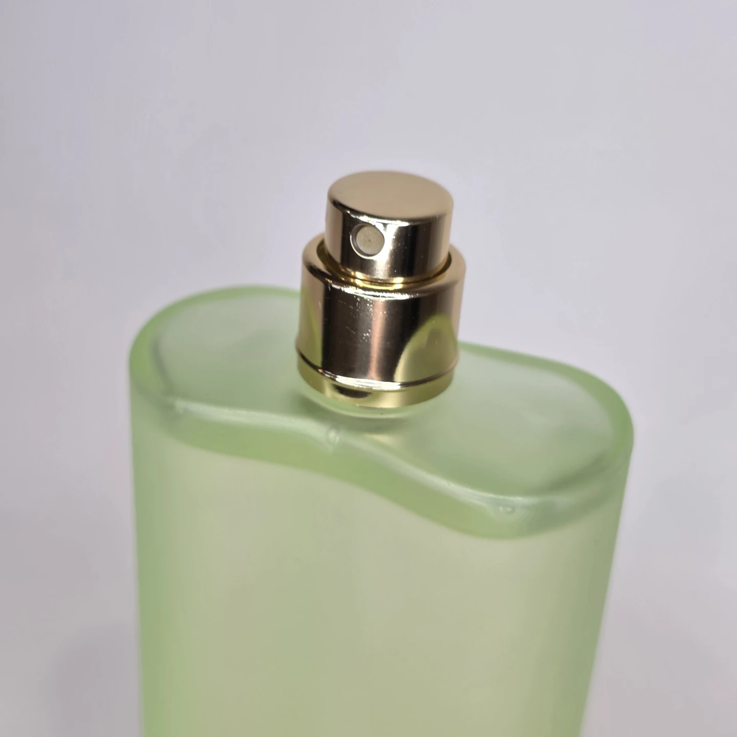 Estee Lauder PURE WHITE LINEN LIGHT BREEZE Eau de Parfum - photo 4