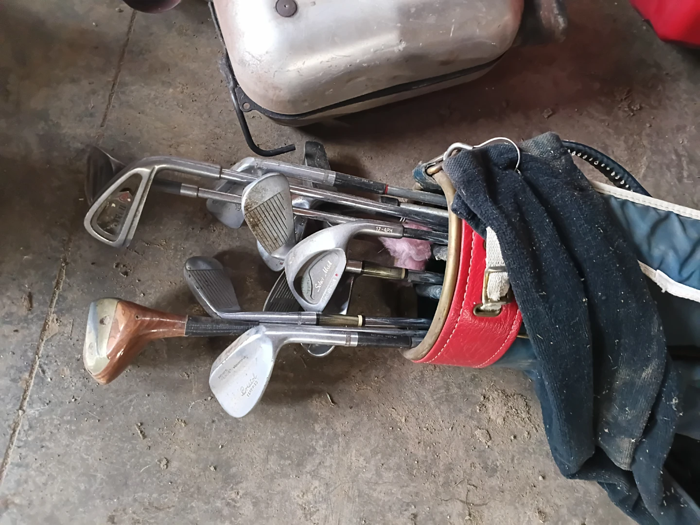 Vintage Golf Club Set with Bag