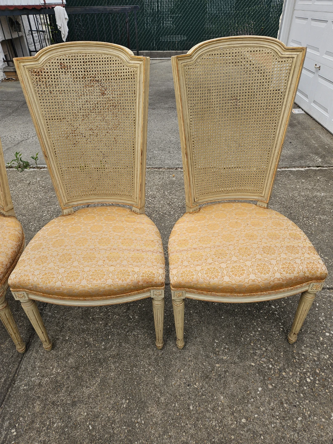 4 vintage cane back chairs - photo 2