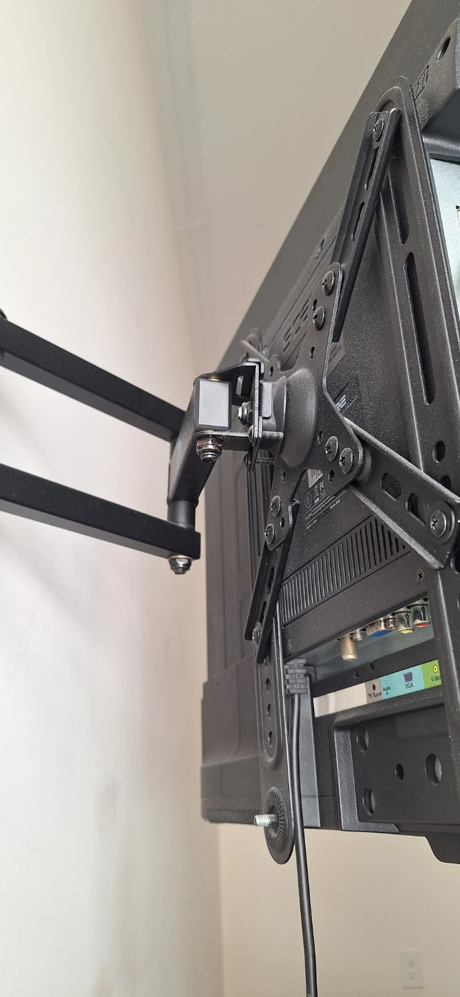 SCEPTRE 40" Smart TV Wall Mount with Articulating Arm - photo 3