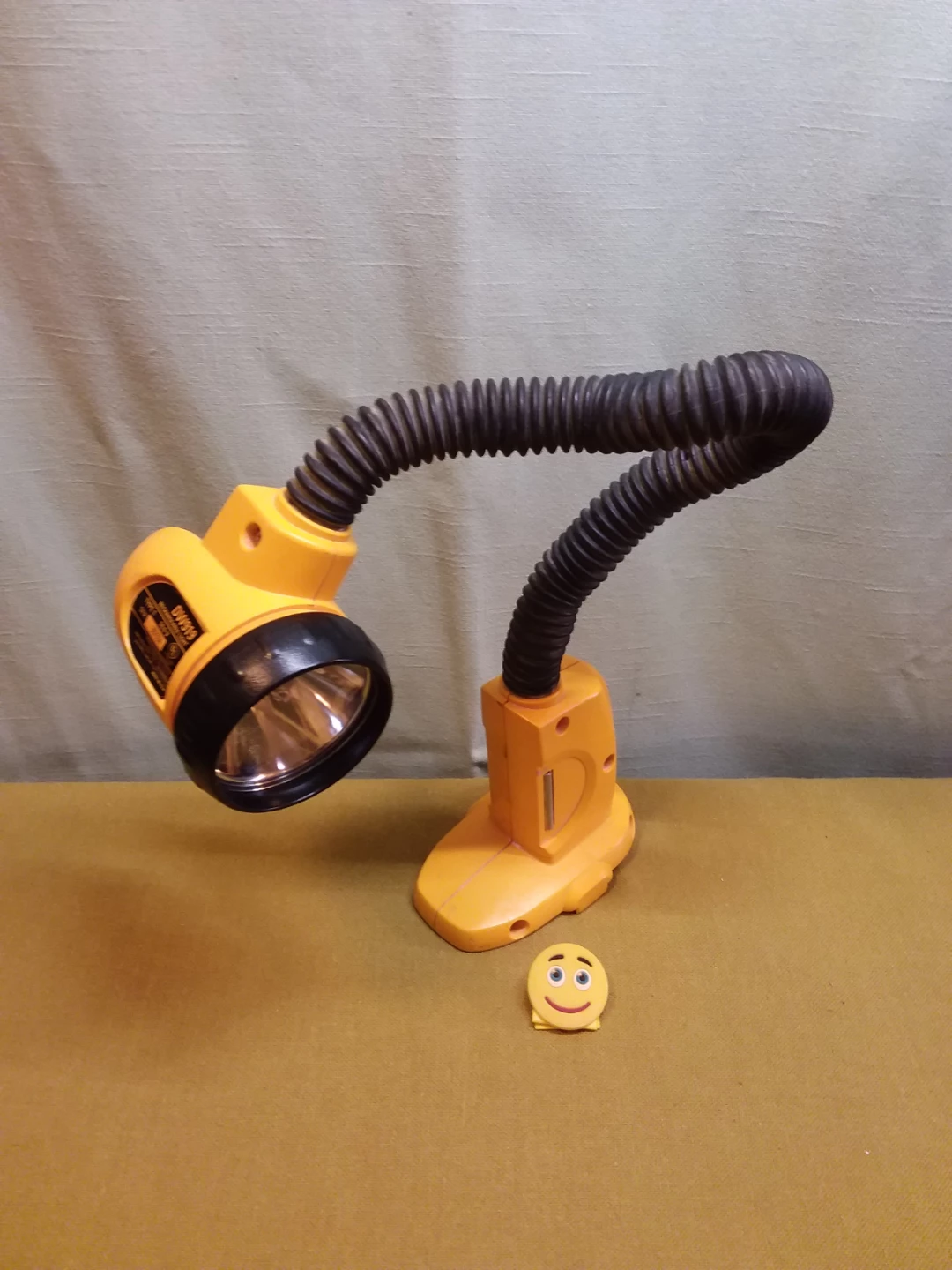 💡👷 ➡️ DeWalt Work Light w / Flexible Neck 💡👷‍♀️ - photo 2