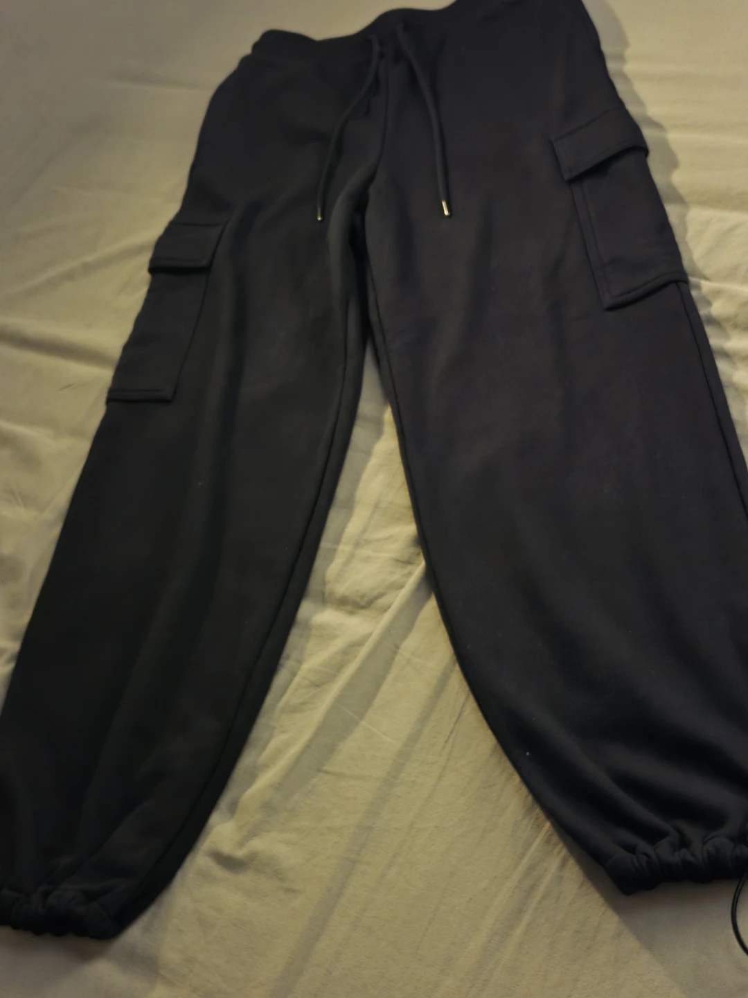 uniqlo black cargo sweatpants