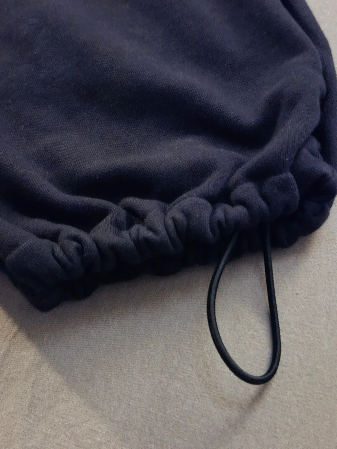 uniqlo black cargo sweatpants - photo 3