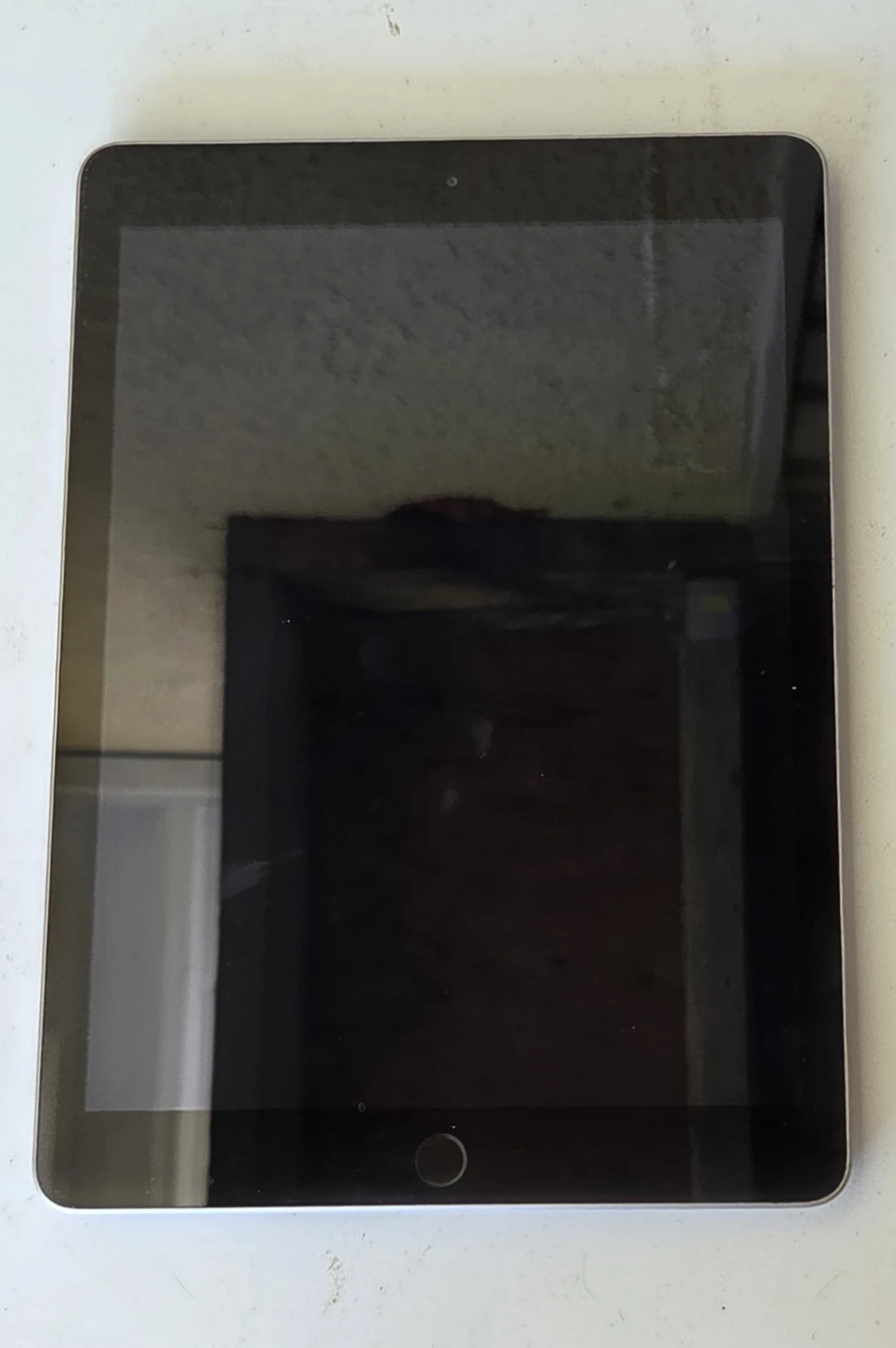 Apple iPad 5th generation - photo 2