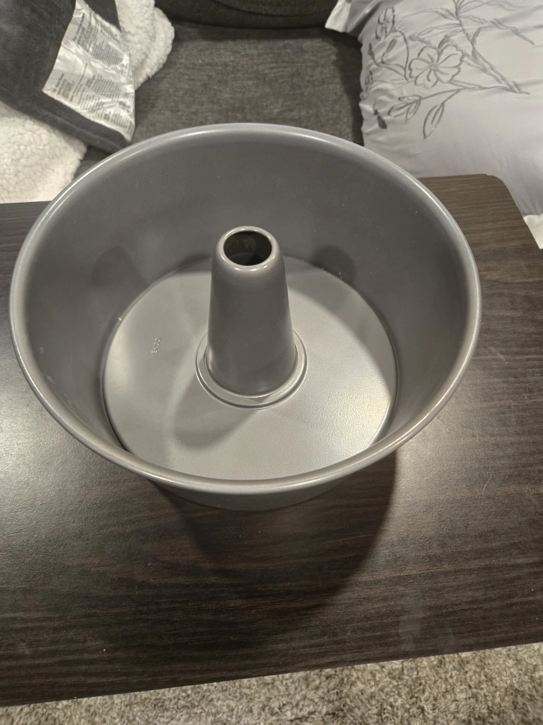 Angel food pan