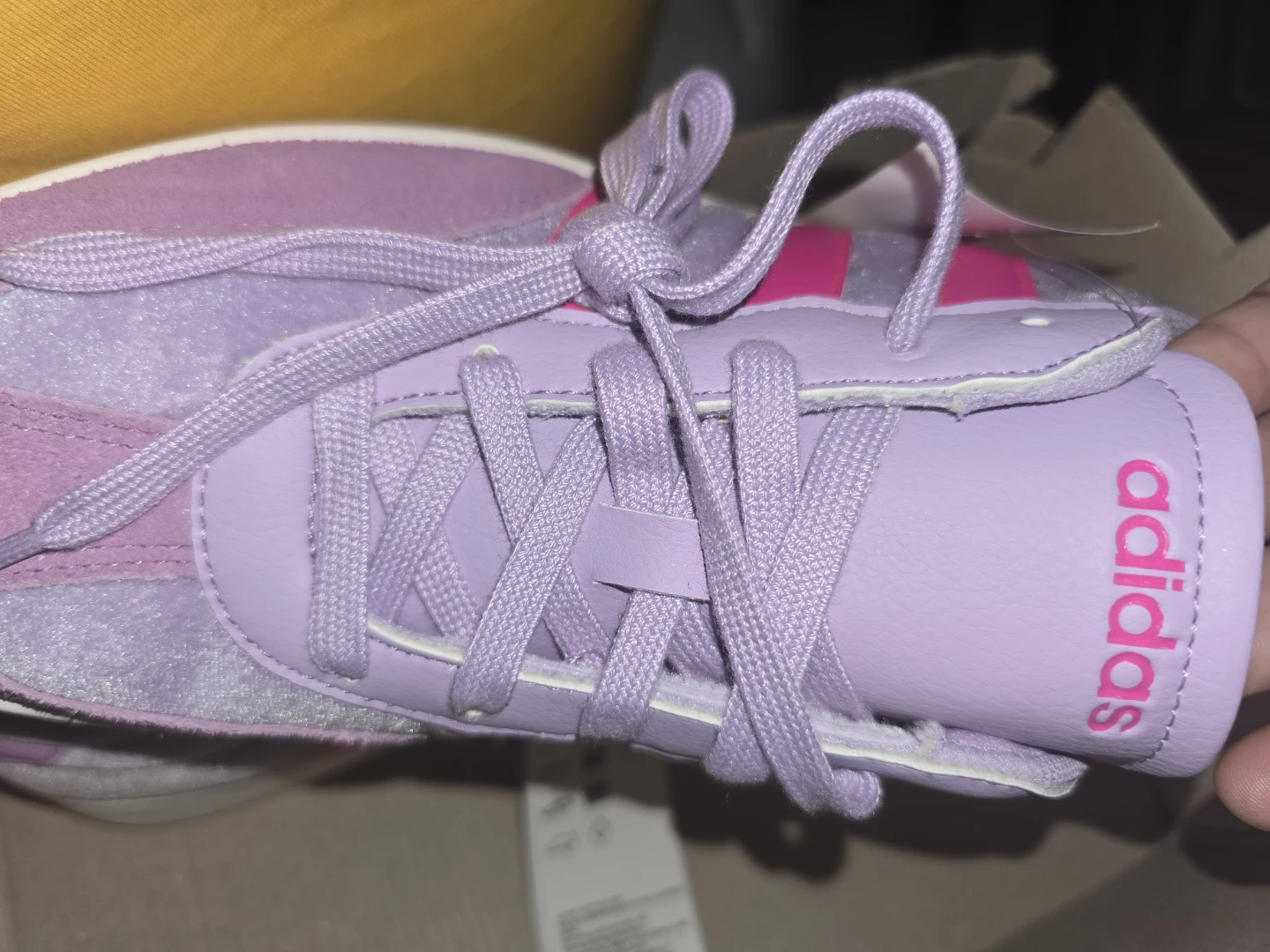 Adidas teens size 8 1/2 - photo 2