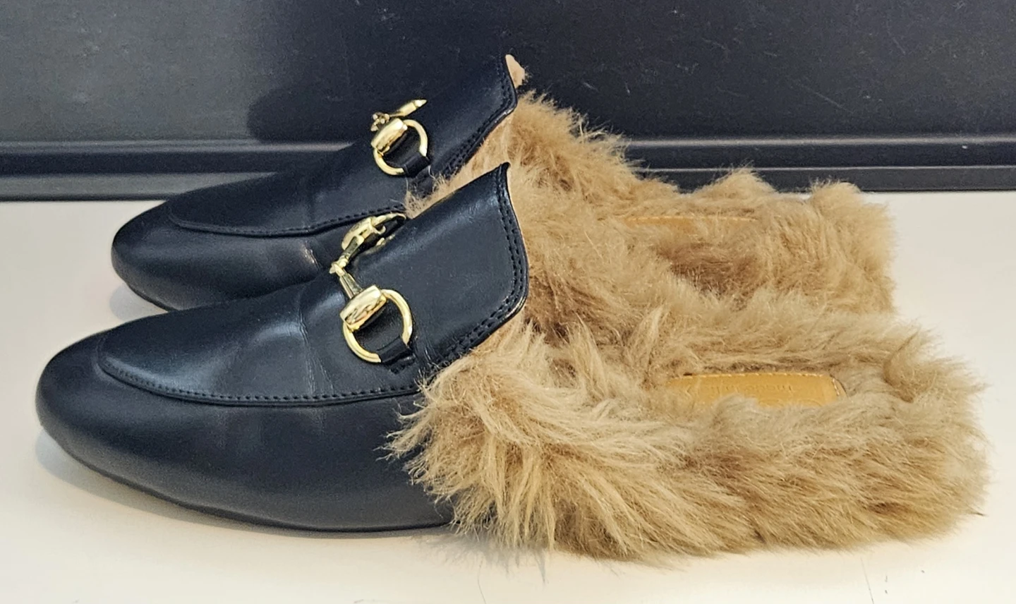 Gucci Black Leather Furry Mules - Size 7 - photo 3