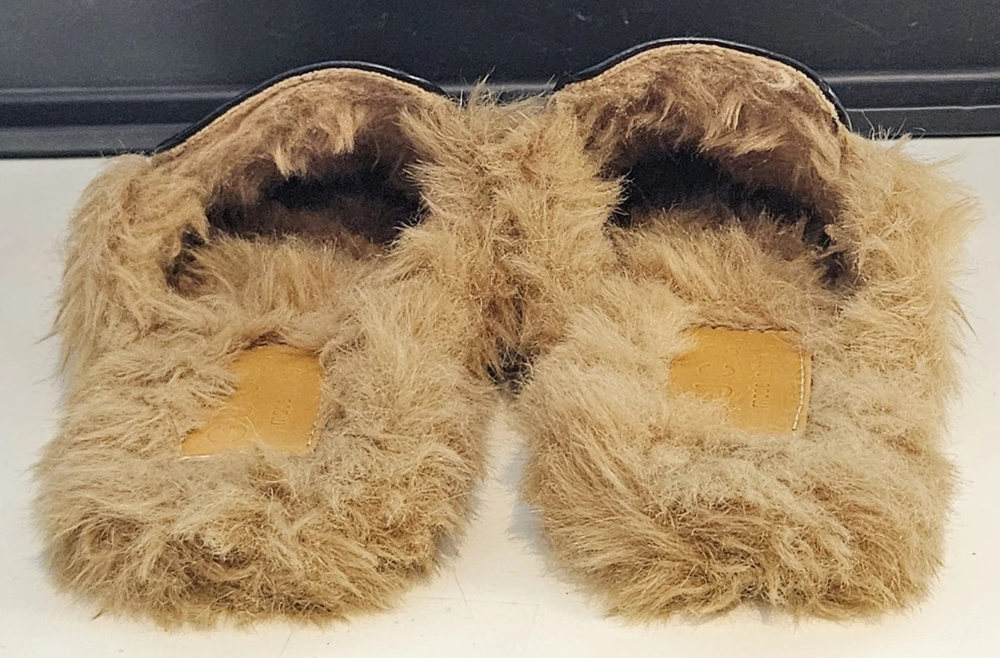 Gucci Black Leather Furry Mules - Size 7 - photo 5
