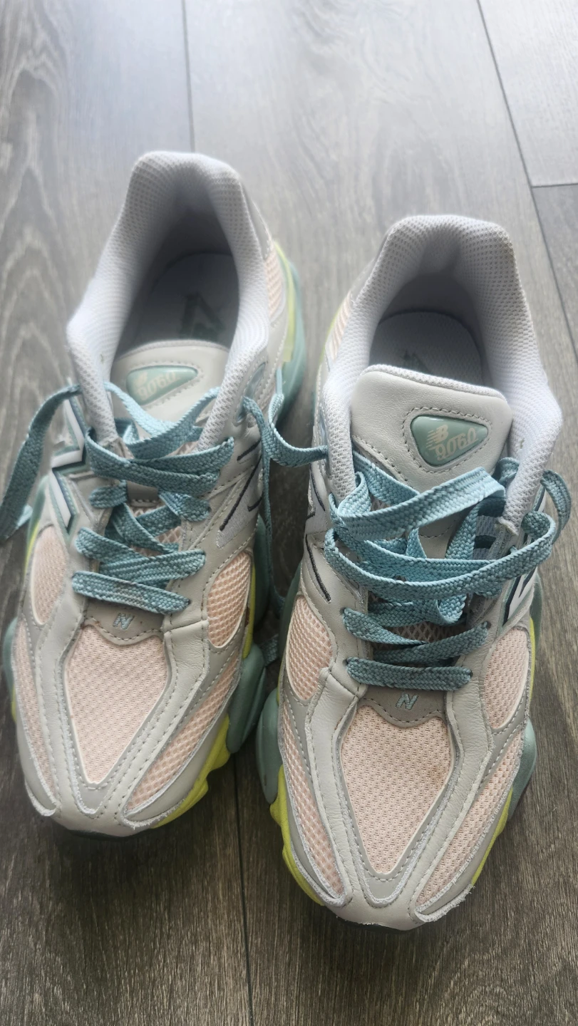 New Balance 9060 Sneakers