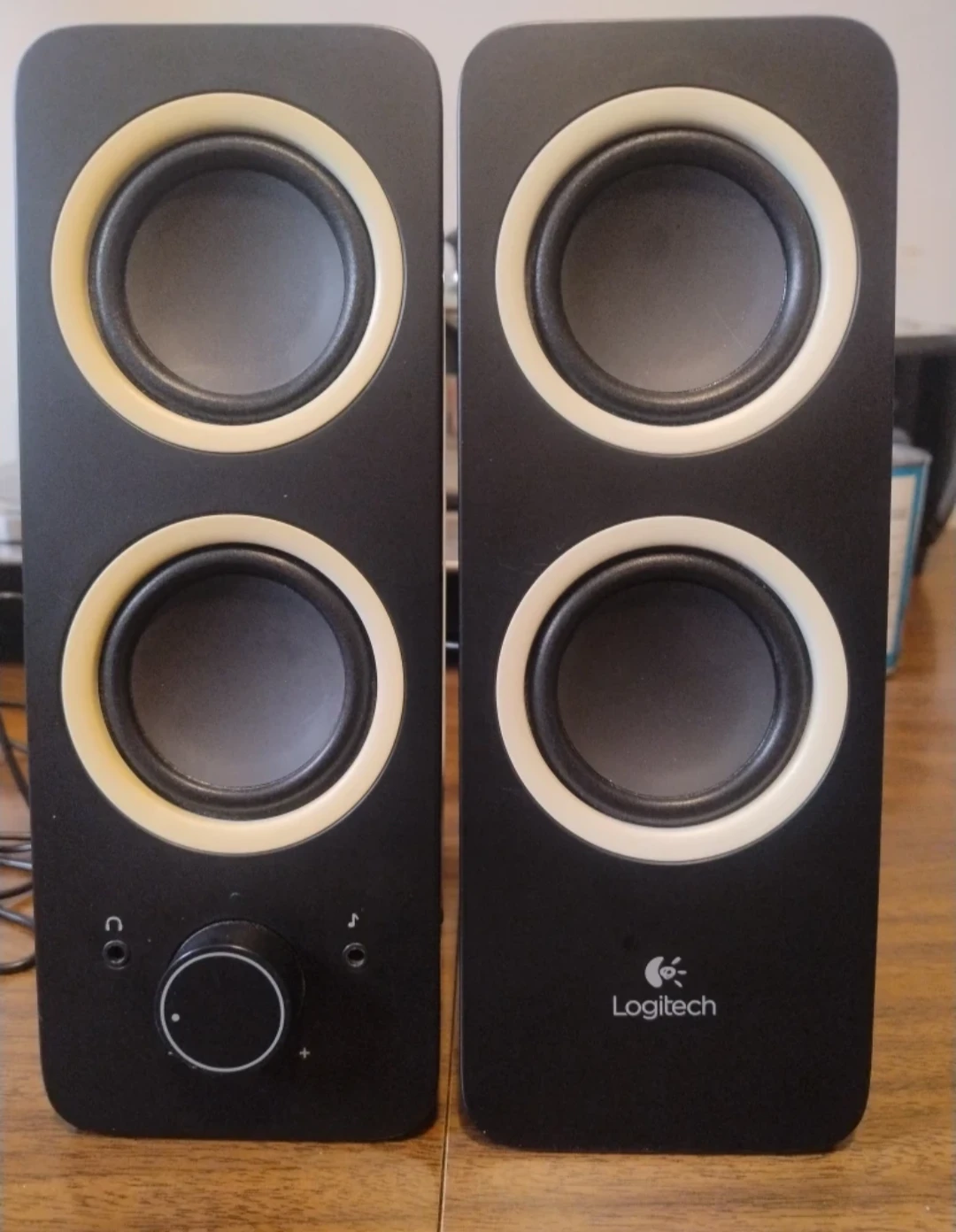Logitech Z200 Desktop Speakers