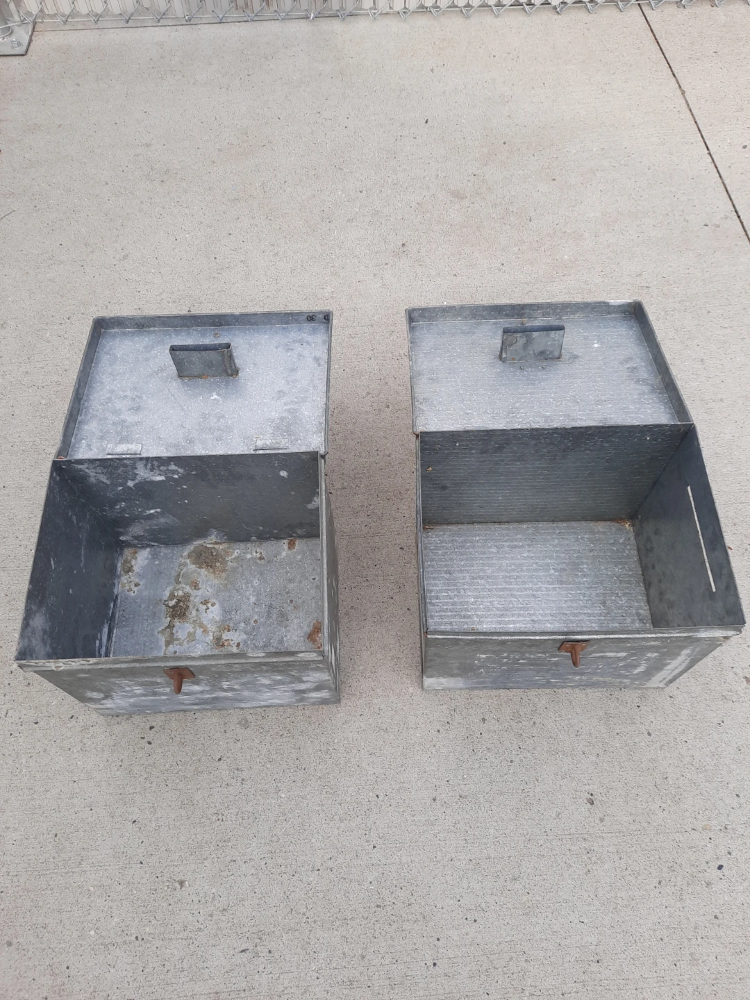 Set of 2 Vintage Metal Storage Boxes - photo 2