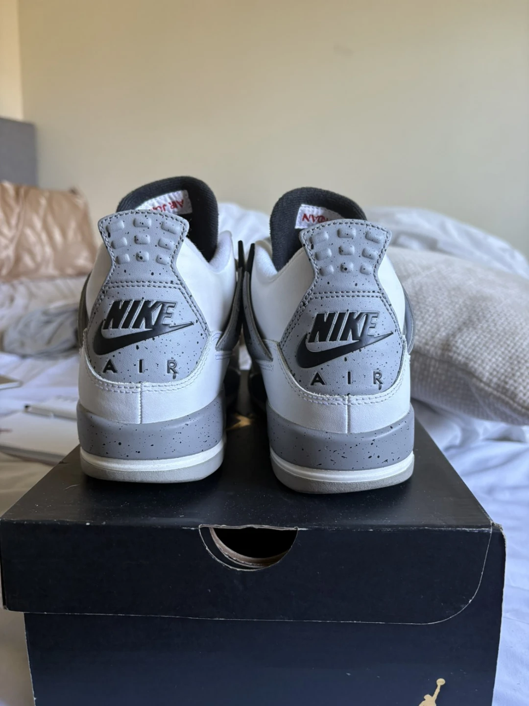 Air Jordan 4 Retro size 5.5 y - photo 2