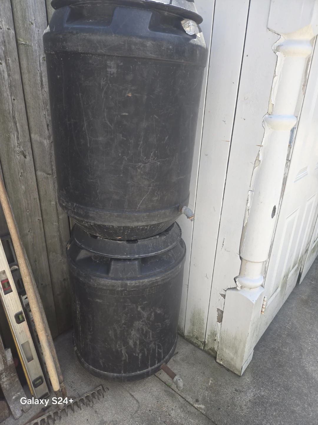 Black Rain Barrel