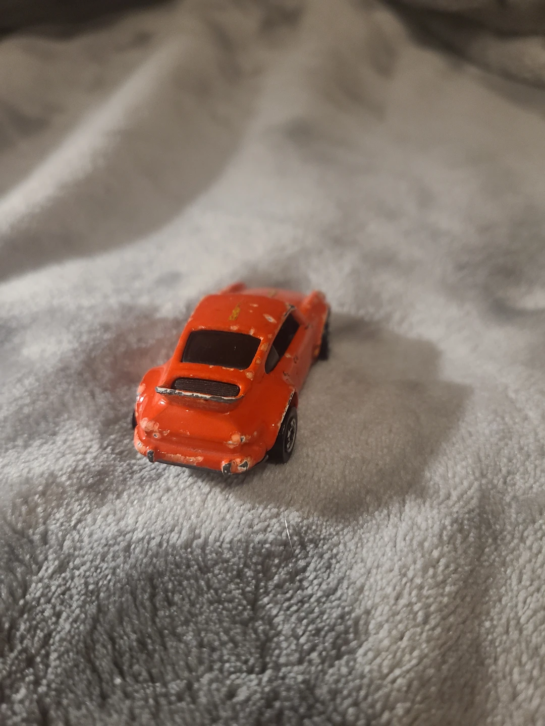 Hot Wheels 1974 Porsche 911 Toy Car - photo 3