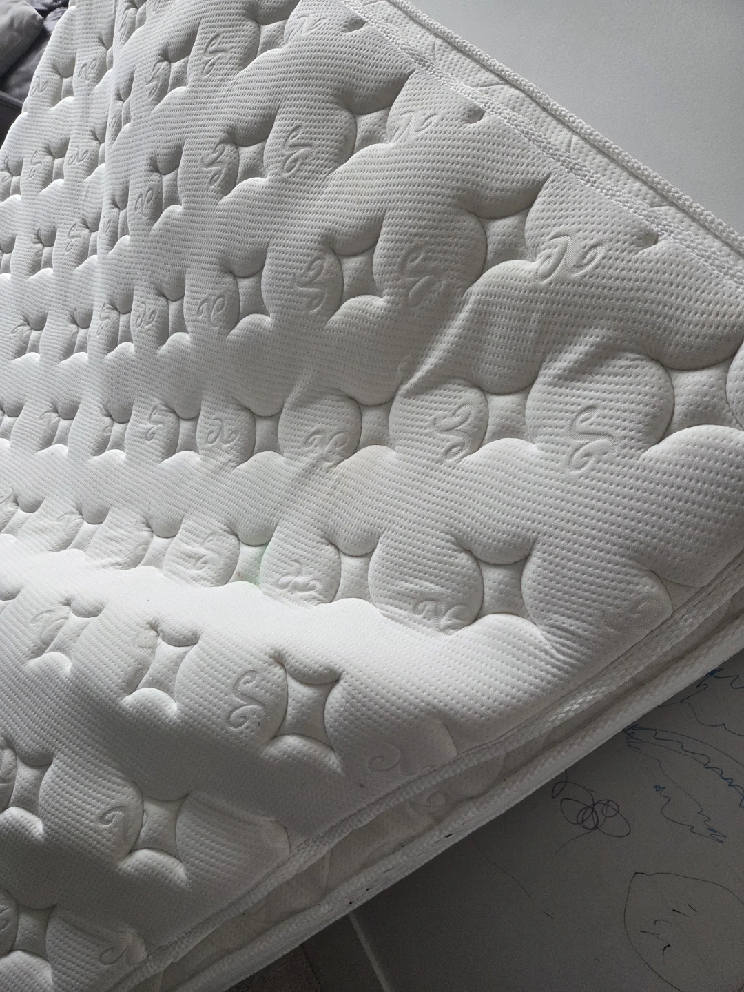 Dream Mattress Queen/ bed frame - photo 2