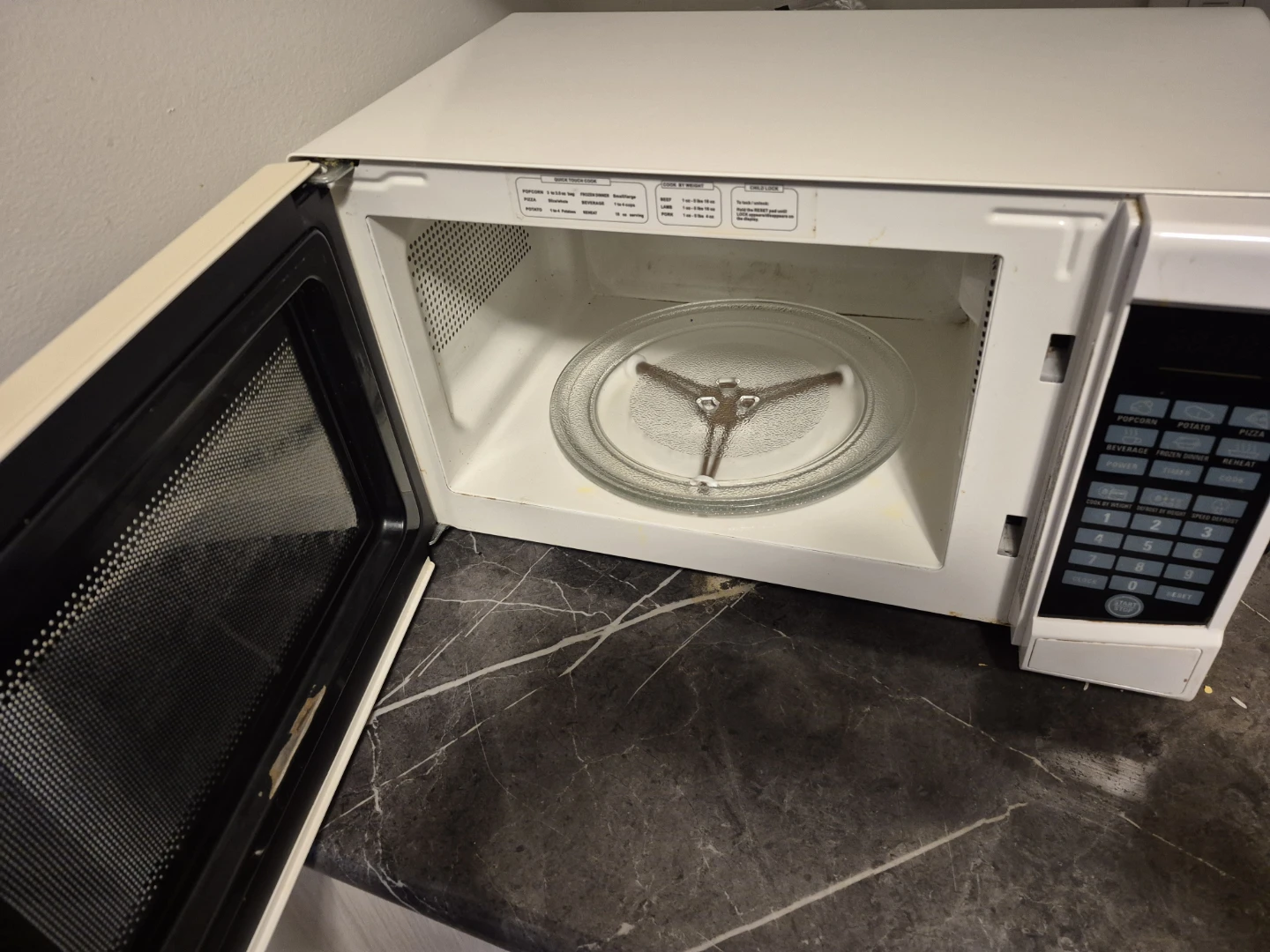 RCA Microwave Oven